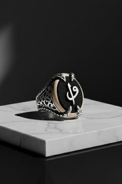 Pençe Model Oniks Taşı Üzerine Vav Elif Yüzük