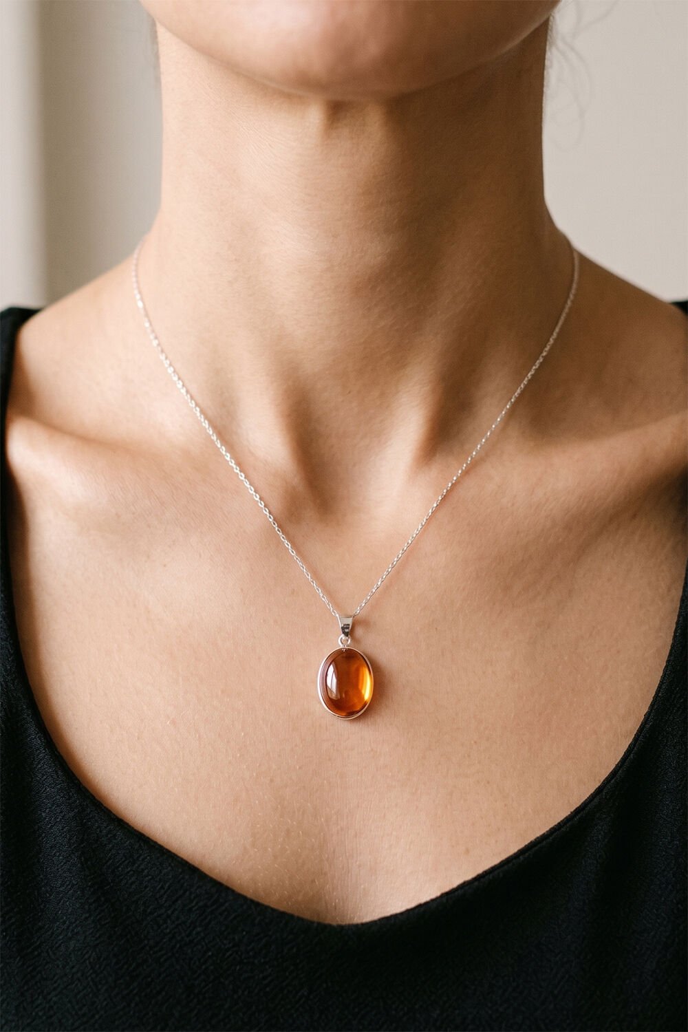 Turuncu Renk Zirkon Taşlı Minimal Gümüş Kolye
