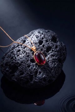 Yakut Renk Zirkon Taşlı Minimal Gümüş Kolye Rose Rengi