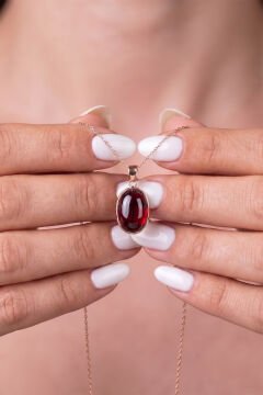 Yakut Renk Zirkon Taşlı Minimal Gümüş Kolye Rose Rengi
