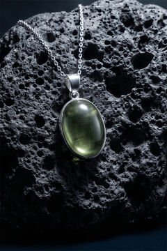 Yeşil Renk Zirkon Taşlı Minimal Gümüş Kolye