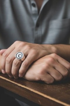 Gümüş Malcolm X Yüzüğü