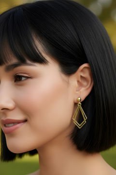 Diamond Model Gümüş Küpe Altın Rengi