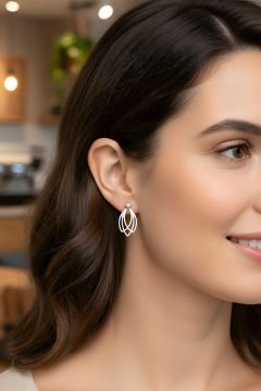 Lotus Çiçeği Model Gümüş Küpe Gümüş Rengi