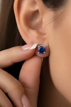 Safir Renk Zirkon Taşlı Tek Taş Model Küpe Gümüş Rengi