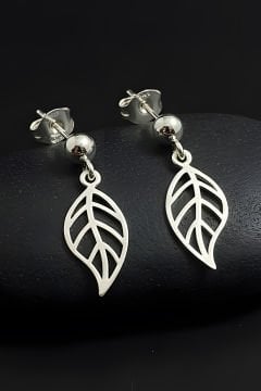 Yaprak Model Gümüş Küpe