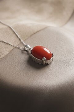 Minimalist Oval Tasarım Mercan Taşlı Kadın Gümüş Kolye