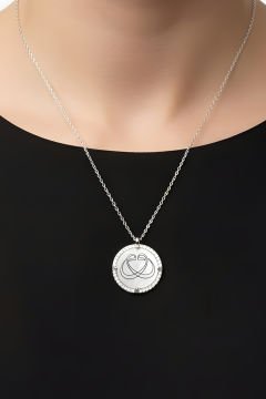 Zirkon Taş Süslemeli Çift Vav Desenli Gümüş Kolye