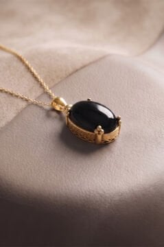 Minimalist Oval Tasarım Oniks Taşlı Kadın Gümüş Kolye Altın Rengi