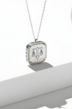 Zirkon Taşlı Adalet Terazisi Desenli Gümüş Kolye