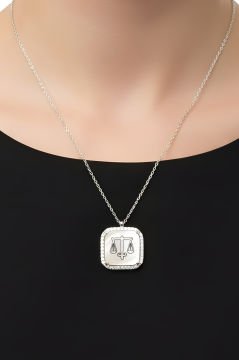 Zirkon Taşlı Adalet Terazisi Desenli Gümüş Kolye