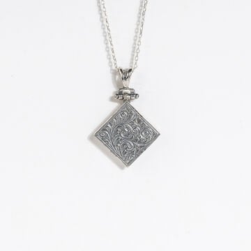Kalem İşleme Sarmaşık Desenli Gümüş Kolye
