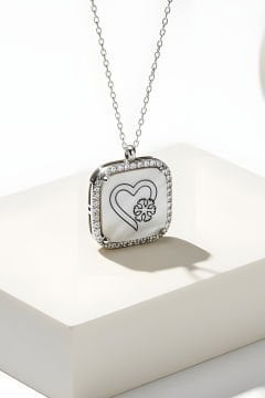 Zirkon Taşlı Kalp İçine Kar Tanesi Gümüş Kolye