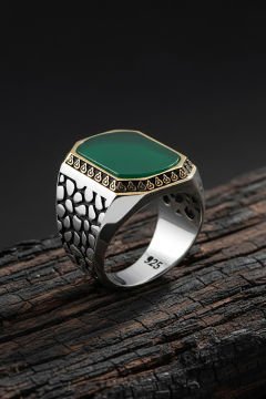 Benekli Model Yeşil Akik Taşlı Gümüş Erkek Yüzük