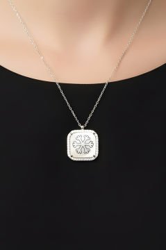 Zirkon Taşlı Kar Tanesi Desenli Gümüş Kolye