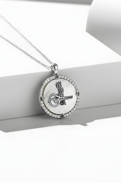 Zirkon Taş Süslemeli Tuğra Desenli Gümüş Kolye