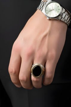 Oniks Taşlı Vav Desenli Gümüş Yüzük