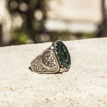 Yeşil Akik Üzeri Vav Kazıma El İşi Gümüş Yüzük