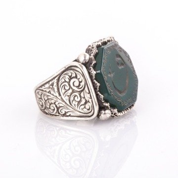 Yeşil Akik Üzeri Vav Kazıma El İşi Gümüş Yüzük