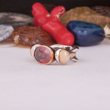 Kırmızı Zirkon Taşlı El İşi Tasarım Gümüş Yüzük