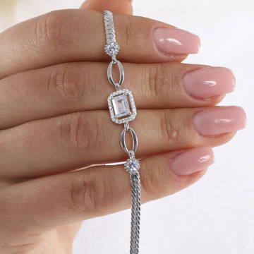 Zirkon Taşlı Dikdörtgen Model Gümüş Bileklik