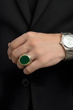 Yeşil Akik Taşlı Tuğra Desenli Gümüş Yüzük