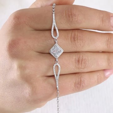 Kare Zirkon Taşlı Zincirli Gümüş Bileklik