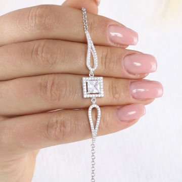 Kare Zirkon Taşlı Zincirli Gümüş Bileklik