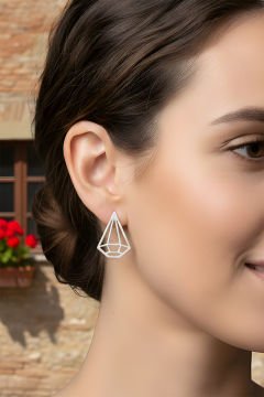 Elmas Model Gümüş Küpe