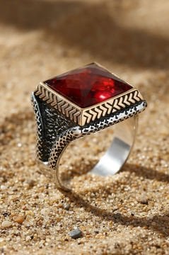 Kırmızı Zirkon Taşlı Gümüş Yüzük