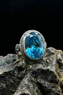 Usta İşi Erzurum Kalem İşçiliği Mavi Topaz Zirkon Taşlı Erkek Yüzük