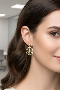 Rüzgar Gülü Model Gümüş Küpe Altın Rengi