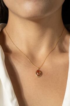 Damla Kehribar Taşlı Minimal Gümüş Kolye Altın Rengi