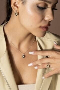 Damla Kehribar İçine Gül Desenli Minimal Gümüş Takı Seti