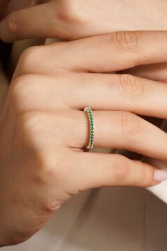 Zümrüt Renk Zirkon Taşlı Tek Sıra Tamtur Gümüş Yüzük