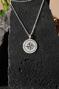 Pusula Model Siyah Mineli Gümüş Kolye