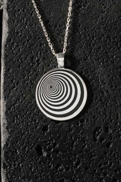 Yuvarlak Desenli Model Siyah Mineli Gümüş Kolye