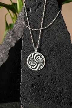 Yuvarlak Kum Saati Desenli Siyah Mineli Gümüş Kolye