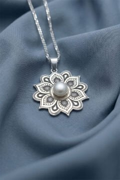 Mandala Desenli Doğal İnci Taşlı Gümüş Kolye