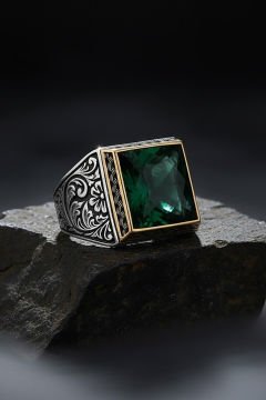 Kare Model Kalem İşlemeli Yeşil Zirkon Yüzük
