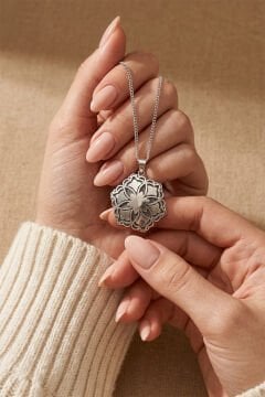 Özel Tasarım Nilüfer Çiçeği Model Gümüş Kolye