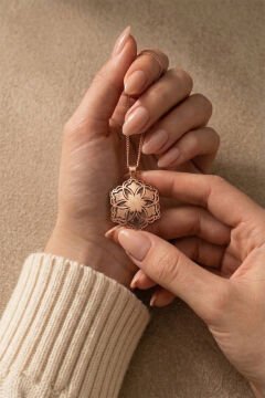 Özel Tasarım Nilüfer Çiçeği Model Gümüş Kolye Rose Rengi