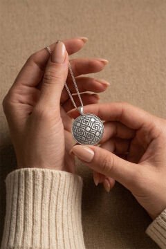 Özel Tasarım Selçuklu Motifli Gümüş Kolye Gümüş Rengi