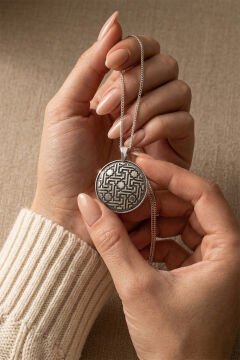 Özel Tasarım Selçuklu Motifli Gümüş Kolye Gümüş Rengi