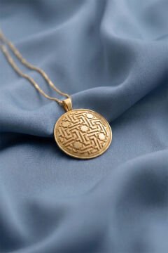 Özel Tasarım Selçuklu Motifli Gümüş Kolye Altın Rengi