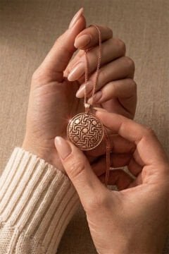 Özel Tasarım Selçuklu Motifli Gümüş Kolye Rose Rengi
