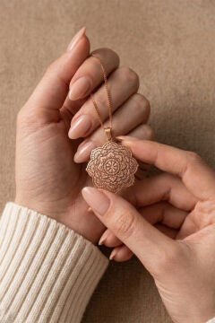 Özel Tasarım Mandala Motifli Gümüş Kolye Rose Rengi