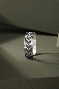 Üçgen Model Ayarlanabilir Gümüş Yüzük