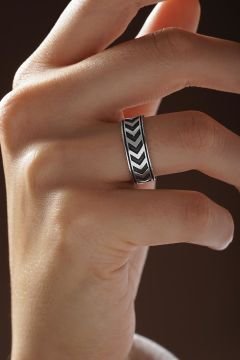 Üçgen Model Ayarlanabilir Gümüş Yüzük