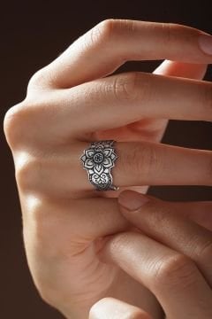 Çiçek Model Ayarlanabilir Gümüş Yüzük